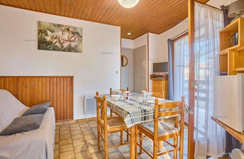 Barbotan-les-Thermes Apartment | Charming T2 for 2 in Barbotan with Parking and Wifi
