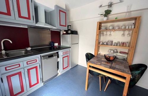 Cambo-les-Bains Apartment | Charming T1 bis with Terrace and Parking, 1km from Cambo-les-Bains Center & Thermal Baths