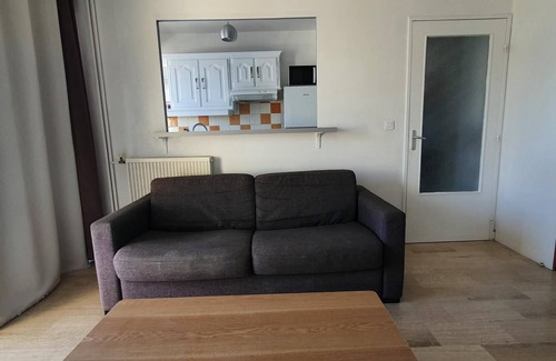 Golfe Juan Apartment | Charming T2 48m² Balcony Sea View 4 sleeps 2min from the Beach