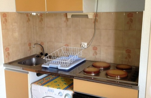 Le Barcares Apartment | Charming T2 with Pool, Terrace & Tennis near Beach, Sleeps 4 – Le Barcarès