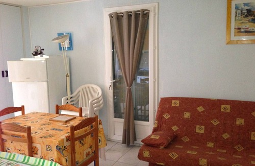 Le Barcares Apartment | Charming T2 with Pool, Terrace & Tennis near Beach, Sleeps 4 – Le Barcarès