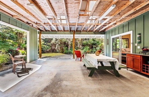 Ohia Estates Cottage | Charming tiny home w/heated floors 5 min from Volcanoes National Park entrance