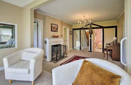 Tivoli House | Charming Tivoli Home with Patio, by Town and Shops