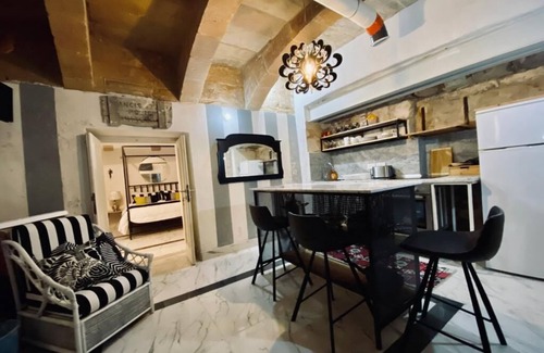 Valletta Apartment | Charming Townhouse Prime Area Valletta
