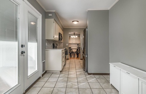 Amarillo House | Charming Townhome with Three Master Suites