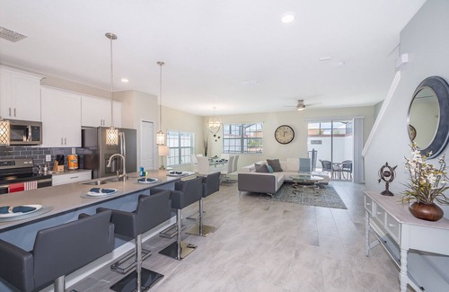 Davenport Ski Chalet | Charming Townhouse 5Beds/4Baths/Pool/18 Min Disney