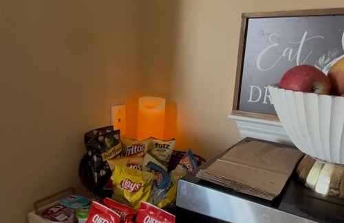 Auburn House | Charming -Tranquility Guest-Rm Suite in Auburn, Coffee, Teas & WiFi