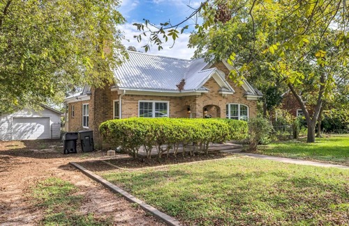 Temple House | Charming Tutor nestled in historical neighborhood