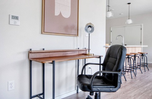 University Park Apartment | Charming University 2BR w/ W/D, Roof Deck, next to U of D, by Blueground