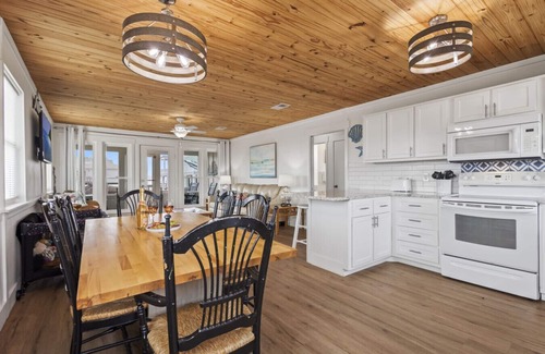 Southpointe House | Charming Updated Beach Cottage in Fort Morgan, AL