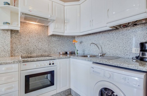 Los Gigantes Apartment | Charming Vacation Rental “Apartamento Los Gigantes” with Wi-Fi, Balcony & Terrace