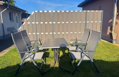 Rostock Apartment | Charming vacation apartment near the Baltic Sea - large garden, relaxed/green, cozy.