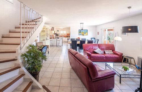 Mollans-sur-Ouveze Villa | Charming villa facing the Ventoux, 1km from the village with heated swimming pool.