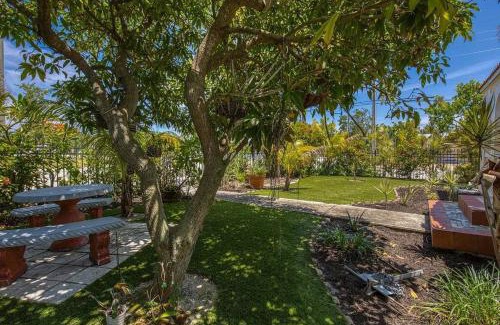 Mango Groves House | Charming Villa Espagna - Heated/Salt-Pool Oasis!