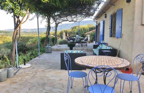 Villes-sur-Auzon Villa | Charming Villa in Villes-sur-Auzon with Swimming Pool