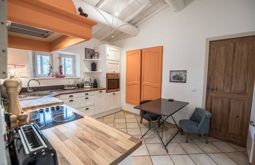 Gordes Villa | Charming villa in natural stone, beautifull garden, a lot of privacy. Gordes