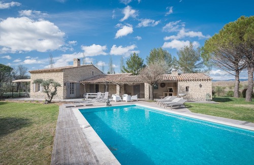 Gordes Villa | Charming villa in natural stone, beautifull garden, a lot of privacy. Gordes