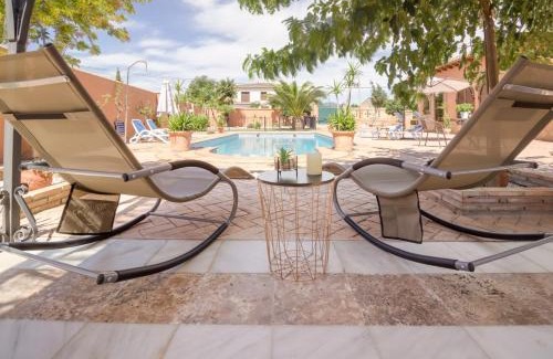 Padul Villa | Charming Villa in Padul with Private Pool Open 01/04-01/10