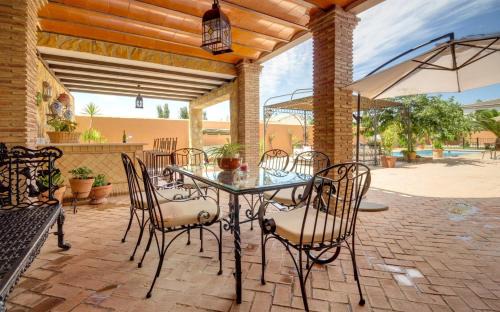 Padul Villa | Charming Villa in Padul with Private Pool Open 01/04-01/10