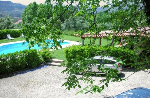 Pedraca Villa | Charming Villa in Pedraça with Shared Pool