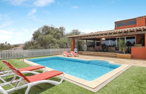 Parque Holandes Villa | Charming Villa Oceansurfhouse with Pool, Wi-Fi, Terraces, Sea & Mountain View; Parking Available