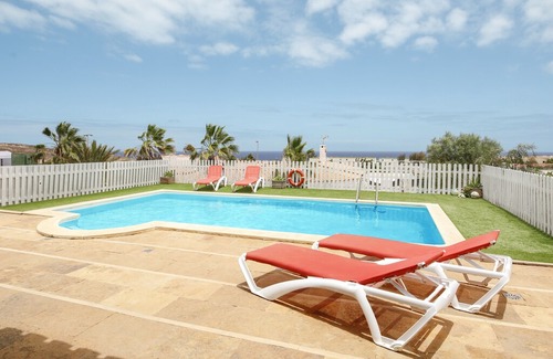 Parque Holandes Villa | Charming Villa Oceansurfhouse with Pool, Wi-Fi, Terraces, Sea & Mountain View; Parking Available