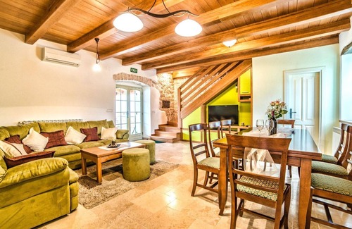 Bubani Cabin | Charming Villa only 10 minutes drive from the sea