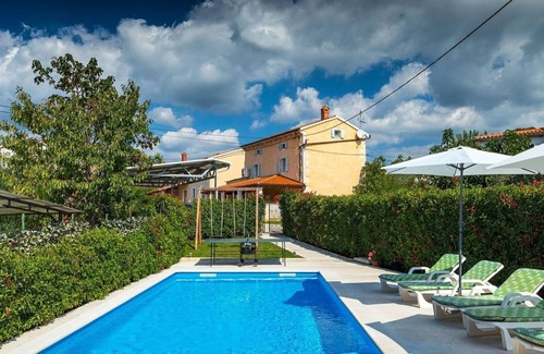 Bubani Cabin | Charming Villa only 10 minutes drive from the sea