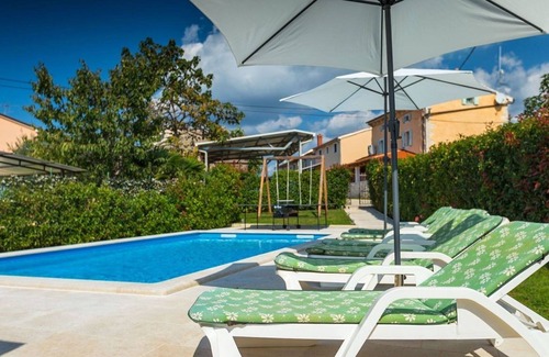 Bubani Cabin | Charming Villa only 10 minutes drive from the sea
