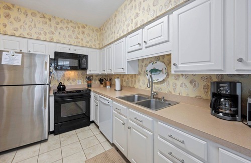 Debordieu Colony Villa | Charming villa overlooking the golf course, close to the DeBordieu Clubhouse! Stephens Siesta