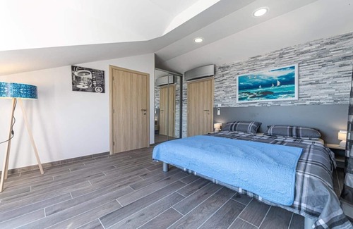Drvenik Mali Villa | Charming Villa Pinia with pool and jacuzzi