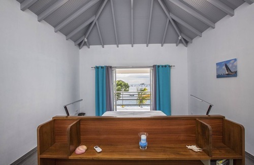 Public Villa | Charming villa with infinity pool and endless ocean views