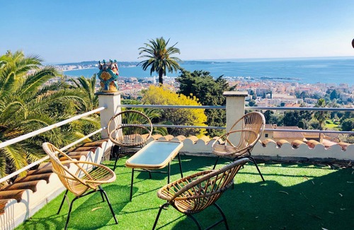 Golfe Juan Villa | Charming villa with sea view and heated swimming pool on the heights of GolfJuan