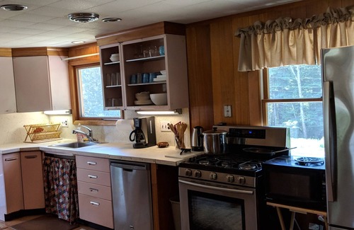 Meredith House | Charming Water Access Home in Beautiful Cummings Cove