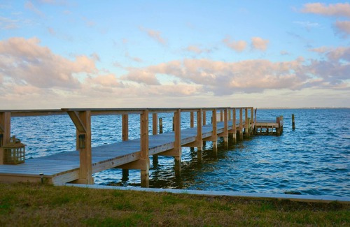 Currituck County House | Charming Water Front Cottage at the Outer Banks with private dock