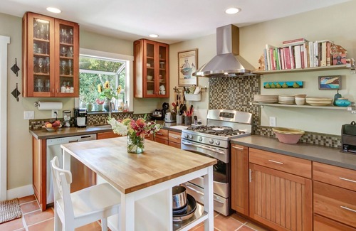 El Verano House | Charming Wine Country Cottage - 1.5 m to Sonoma Plaza