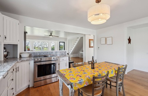 Sonoma House | Charming Wine Country Farmhouse w/Scenic Views