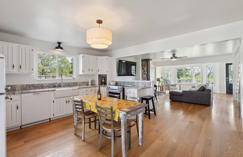 Sonoma House | Charming Wine Country Farmhouse W/Scenic Views 4 Bedroom Home by RedAwning