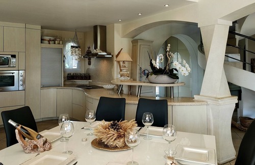 Pont-Saint-Esprit Villa | Charming zen villa, luxury, calm, view, Ardèche, Uzès, Avignon, Provence