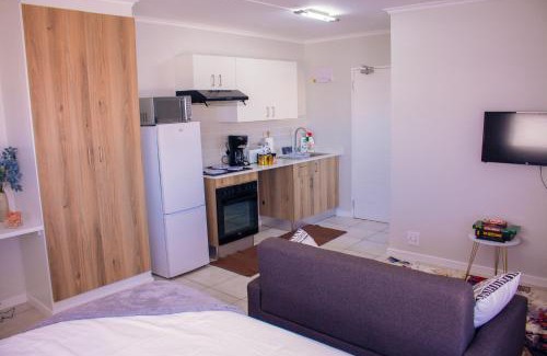 Witfield Apartment | Charms and bows studio apartment -near ORT airport