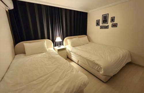 Sangam-dong Apartment | CHARMSTAY In Seoul 합법숙소 공항철도 지하철역3분 3R2B