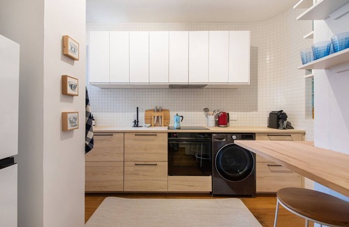 St Kilda Apartment | Charnwood Charm in St Kilda