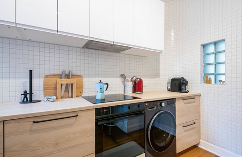 St Kilda Apartment | Charnwood Charm in St Kilda
