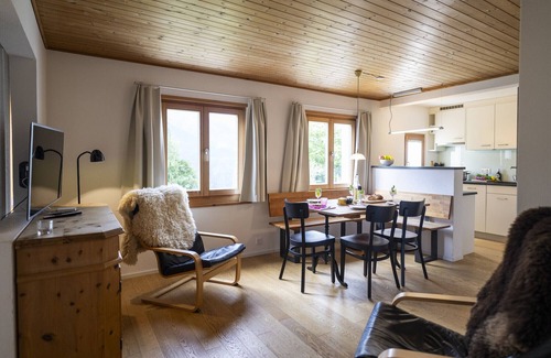 Sent Apartment | Chasa Arquint: Abitaziun Emil - Ideally located, cozy 2.5-room apartment with a view of Sent