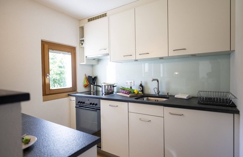 Sent Apartment | Chasa Arquint: Abitaziun Emil - Ideally located, cozy 2.5-room apartment with a view of Sent