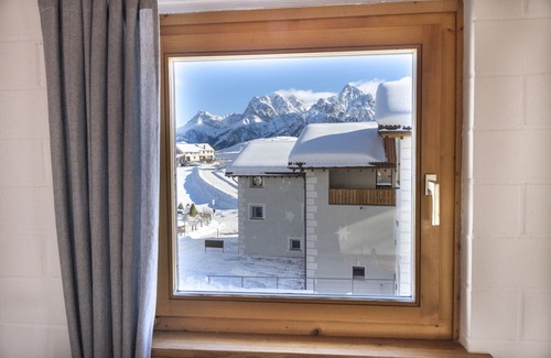Ftan Apartment | Chasa Fabulusa: Modern 2.5-room apartment in the centre of Ftan