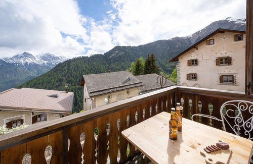 Vna Apartment | Chasa Rosa 1: 3.5-room apartment in the idyllic and sun-drenched mountain village of Vnà