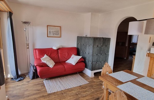 Vna Apartment | Chasa Rosa 1: 3.5-room apartment in the idyllic and sun-drenched mountain village of Vnà