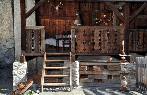 Engadin Scoul House | Chasa Schombrina