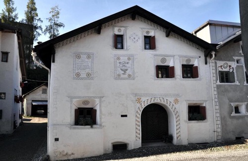Engadin Scoul House | Chasa Schombrina